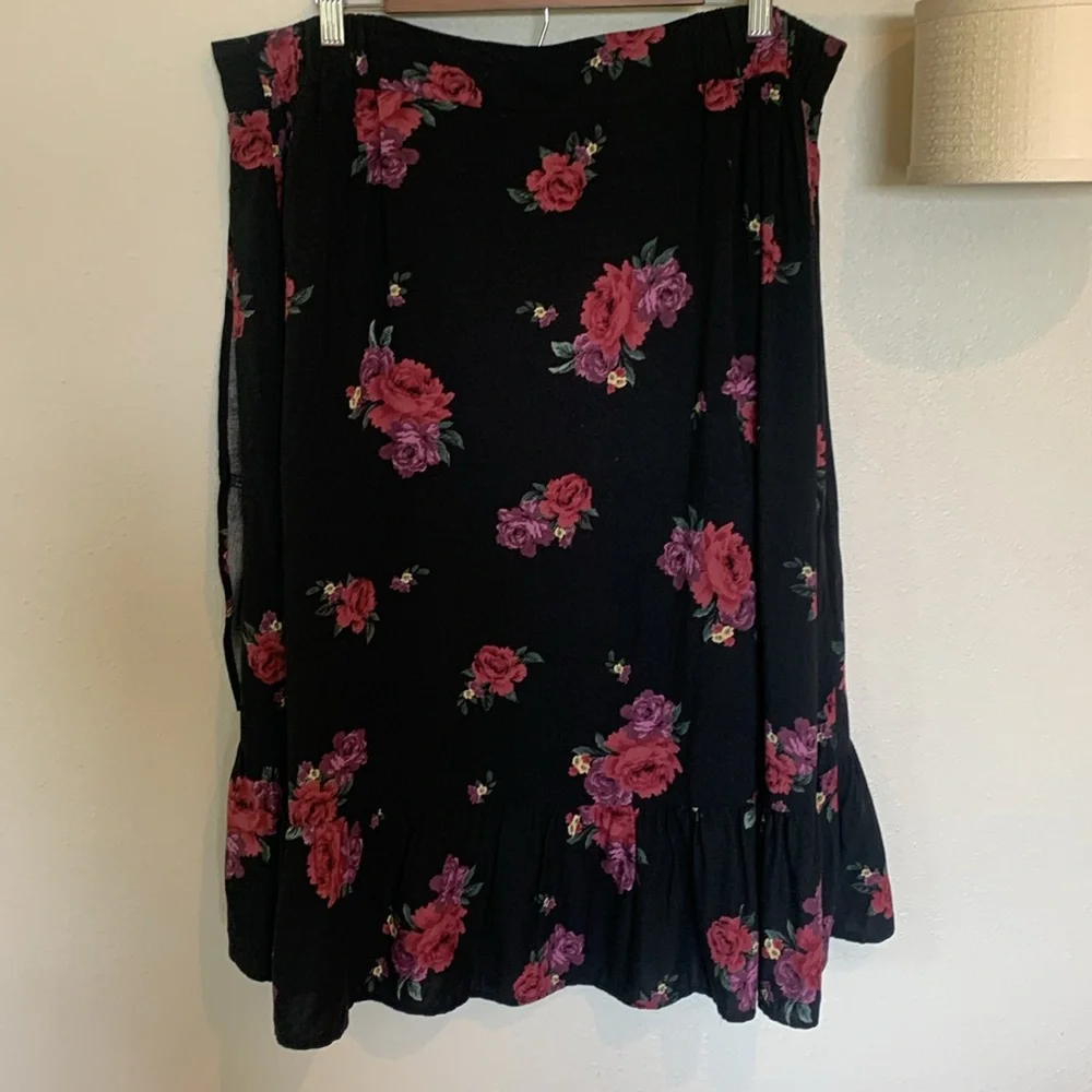 Torrid Floral Midi Challis Faux Wrap Skirt Size 2 - Picture 9 of 10